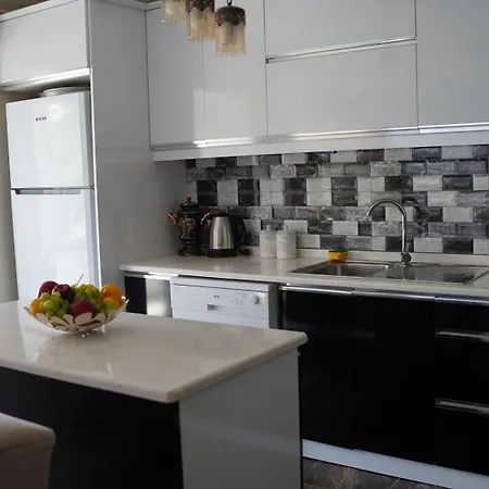 Large Spacious Apartment *